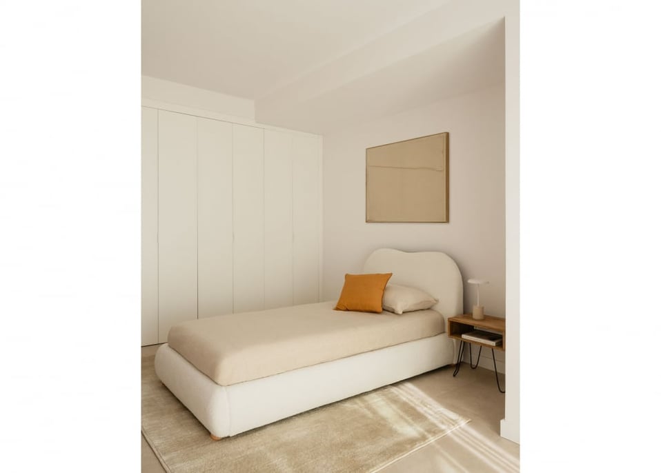 Łóżko z pojemnikiem do materaca 90x190cm tkanina bouclé Winselet - Chenille Kość słoniowa