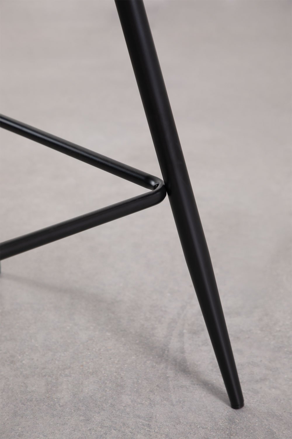 Zestaw 2 taboretów wysokich 75 cm z kawowej ekoskóry diamond i czarnymi nogami Glamm, obrazek w galerii 5