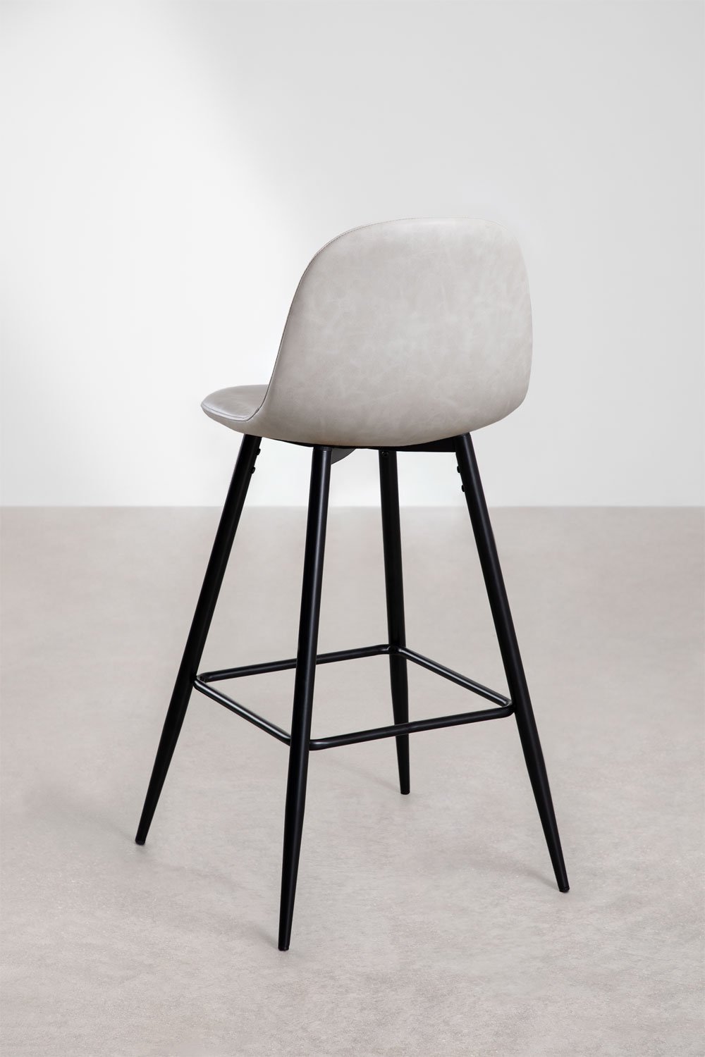 Zestaw 2 taboretów wysokich 75 cm z jasnoszarej ekoskóry taupe i czarnymi nogami Glamm, obrazek w galerii 3