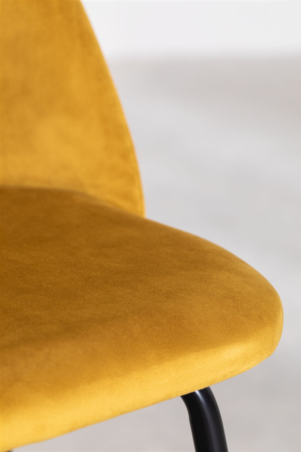 Zestaw 4 taboretów wysokich 75 cm z aksamitu musztardowy i czarnymi nogami Kana Design, obrazek w galerii 4