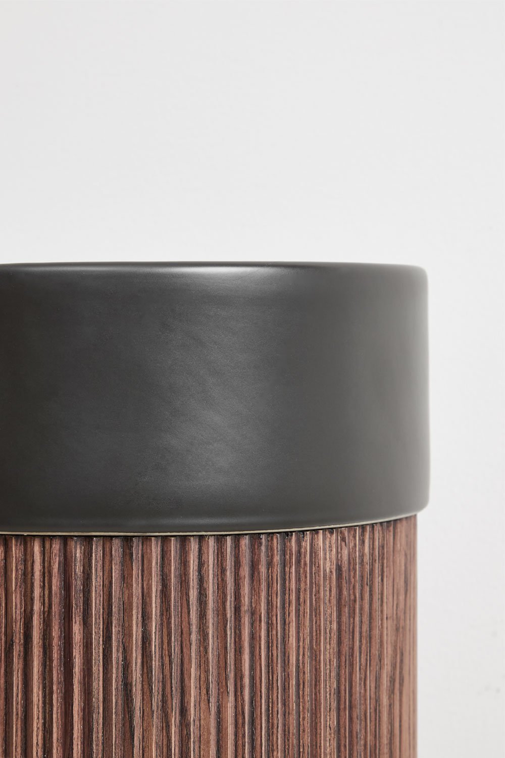 Drewniany zestaw mebli łazienkowych ze zintegrowaną umywalką ceramiczną Maude, obrazek w galerii 5