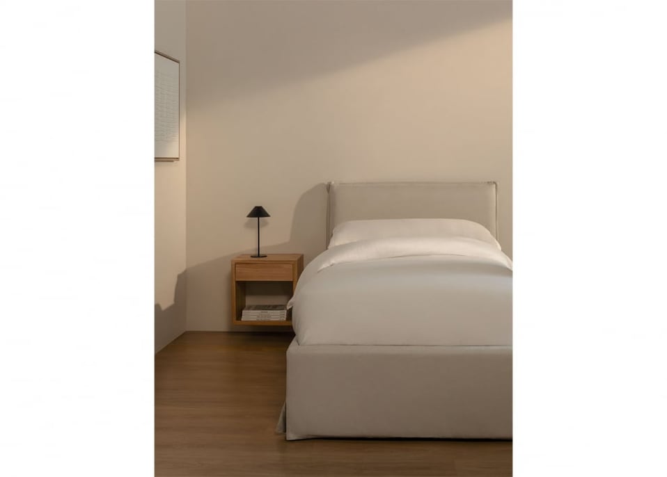 Łóżko z pojemnikiem do materaca 160x200cm tkanina distressed white Lorea