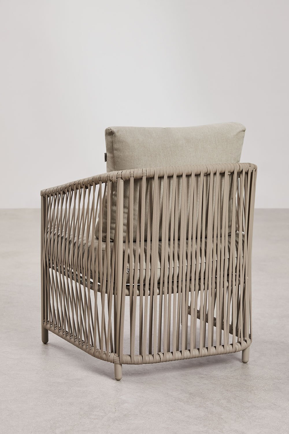 Zestaw ogrodowy z dwuosobową sofą, 2 fotelami i stolikami kawowymi wykonanymi z aluminium i plecionej liny Sophie., obrazek w galerii 11