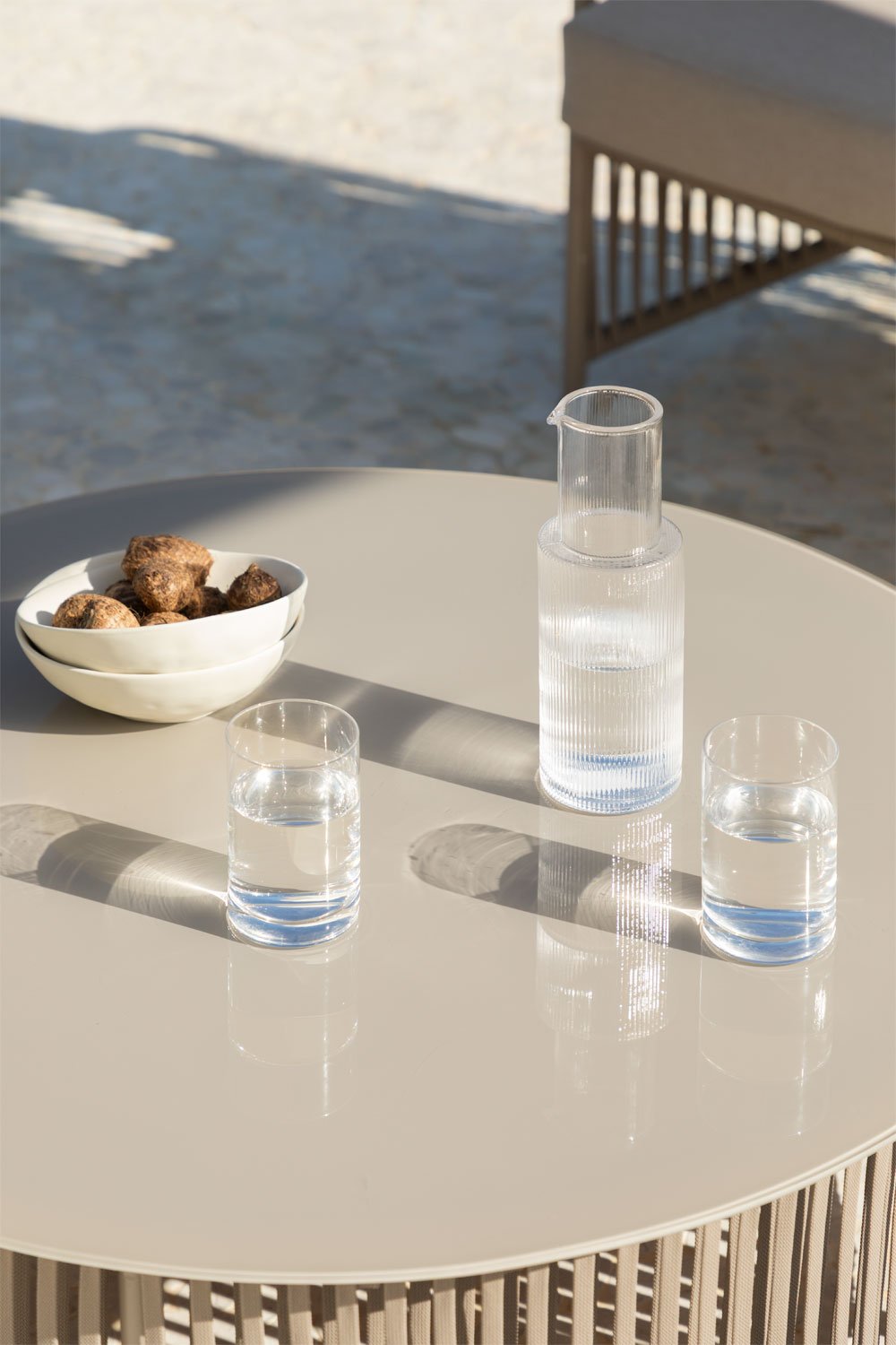 Zestaw ogrodowy z dwuosobową sofą, 2 fotelami i stolikami kawowymi wykonanymi z aluminium i plecionej liny Sophie., obrazek w galerii 2