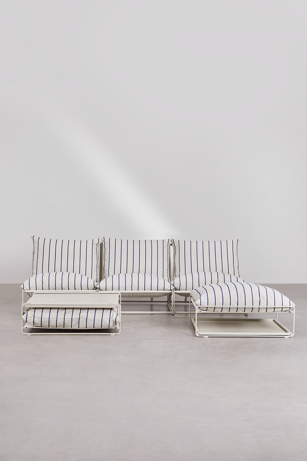 Zestaw ogrodowy Amaro z 3-częściową modułową sofą, stolikiem nocnym i rozkładanym pufem, obrazek w galerii 4