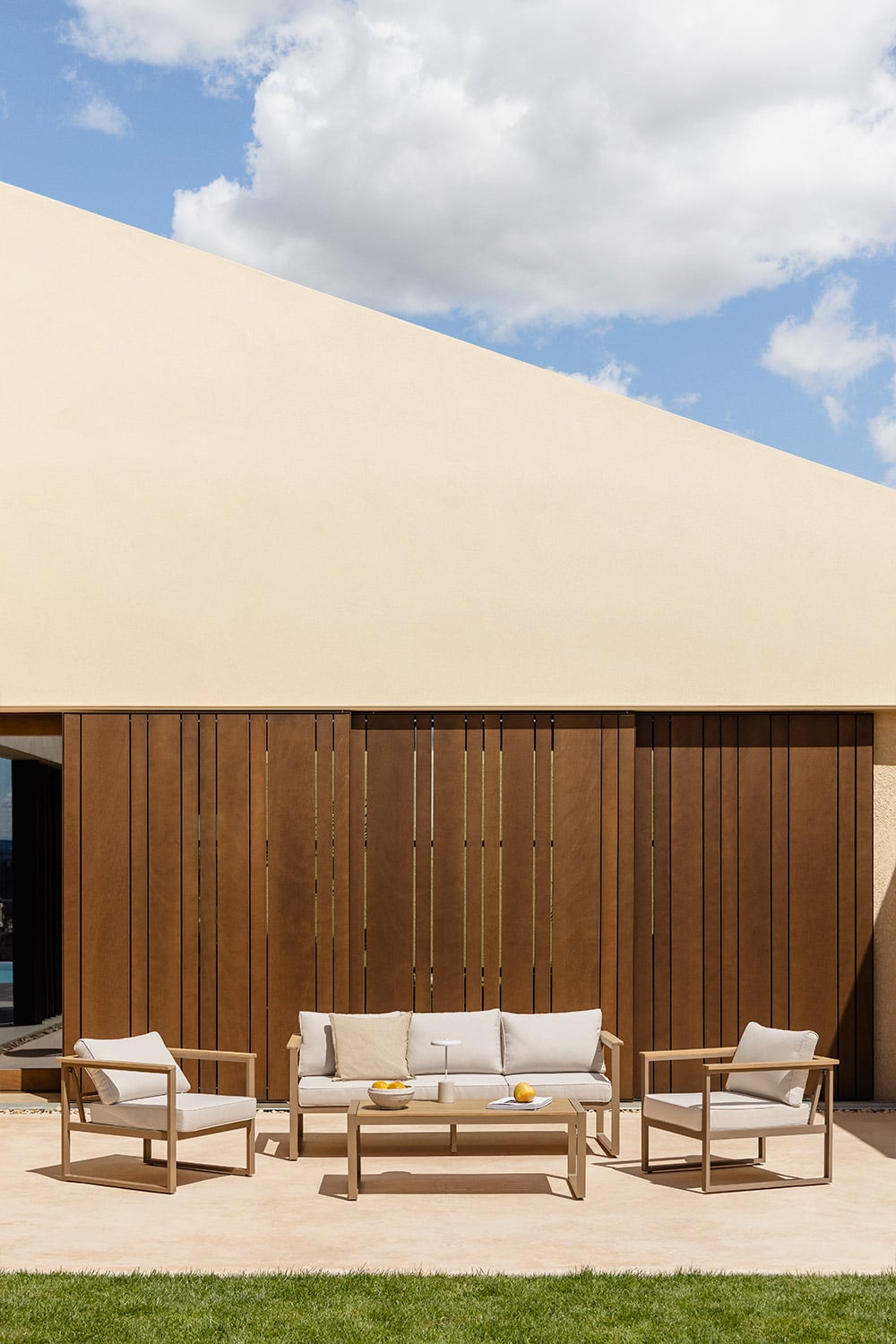 Zestaw ogrodowy z 3-osobową sofą, 2 fotelami i stolikiem kawowym z aluminium Lipov, obrazek w galerii 1