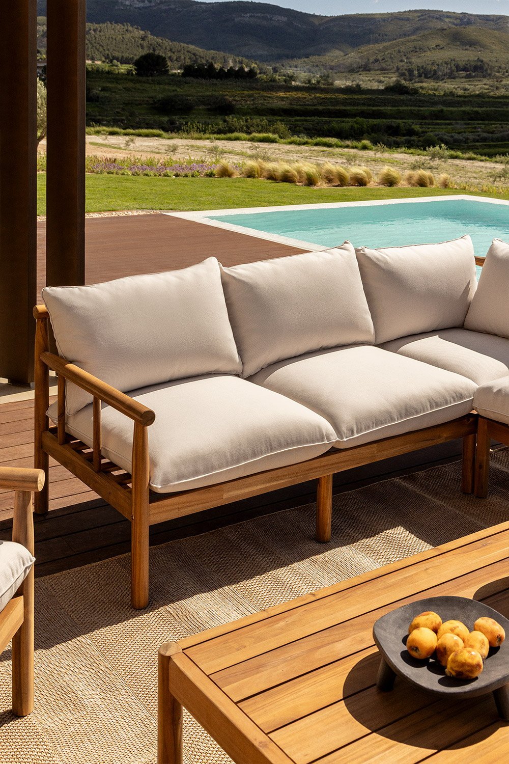 Sofa ogrodowa Melvin 2-osobowa z drewna akacjowego, obrazek w galerii 1