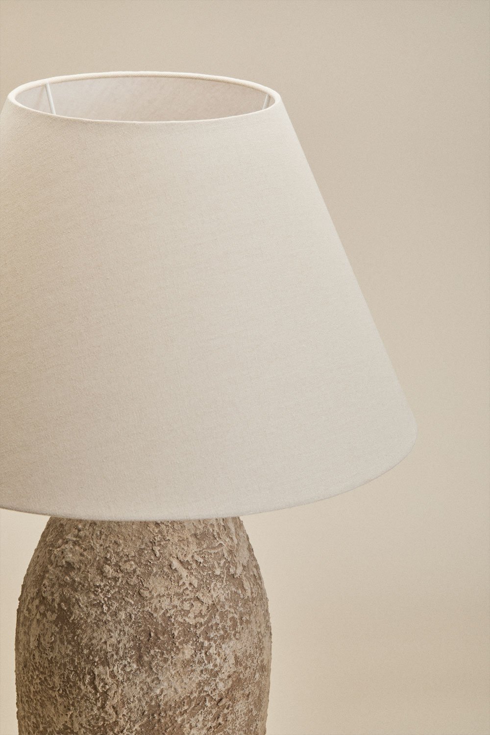 Lampa stołowa z ceramiki i lnu Rilatos, obrazek w galerii 5