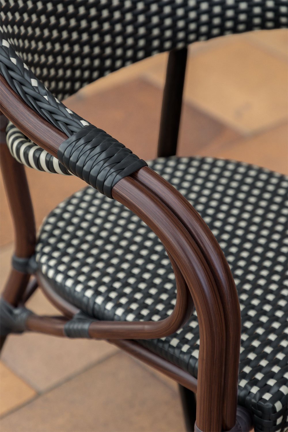 Zestaw 4 krzeseł ogrodowych Brielle Bistro aluminiowych, składanych, z podłokietnikami, obrazek w galerii 2