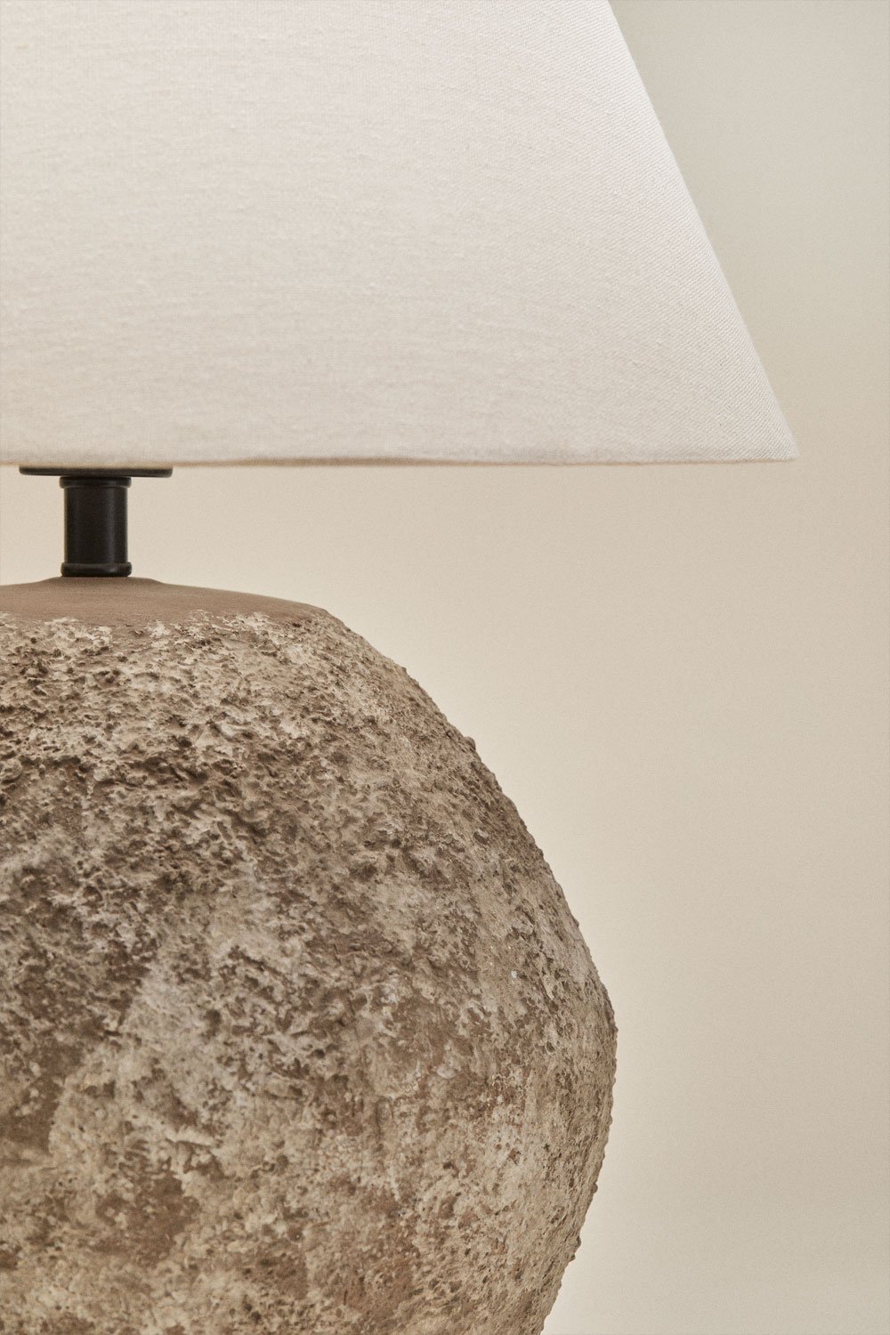 Lampa stołowa z ceramiki i lnu Rilatos, obrazek w galerii 4