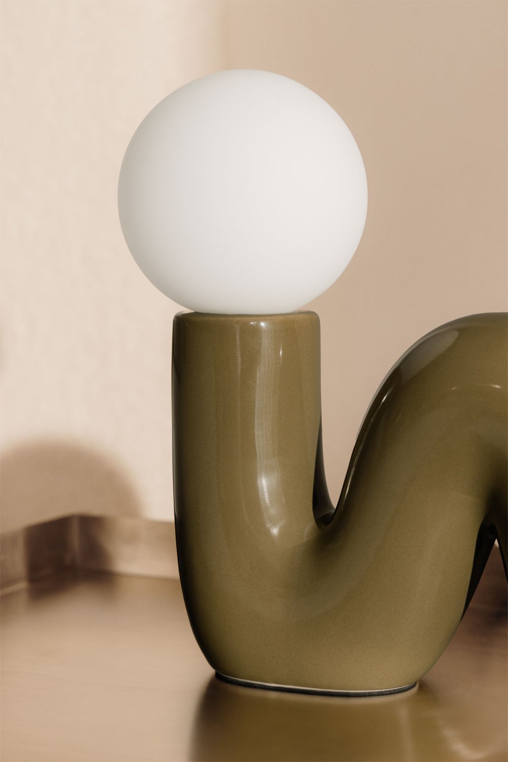 Lampa stołowa ceramiczna z kulą szklaną Vireto, obrazek w galerii 2