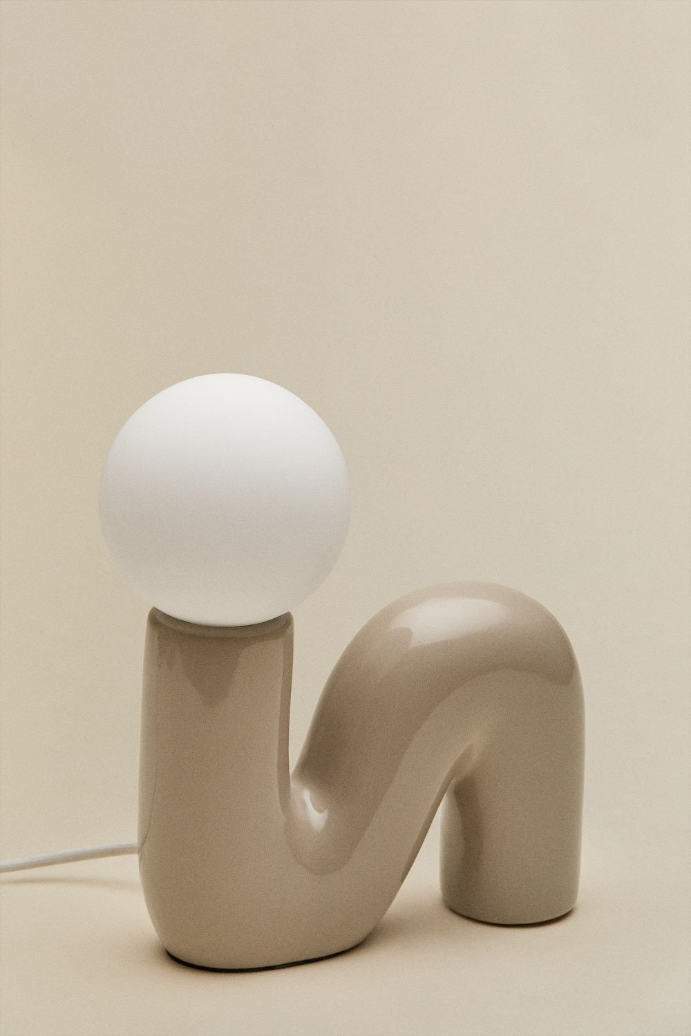 Lampa stołowa ceramiczna z kulą szklaną Vireto, obrazek w galerii 3