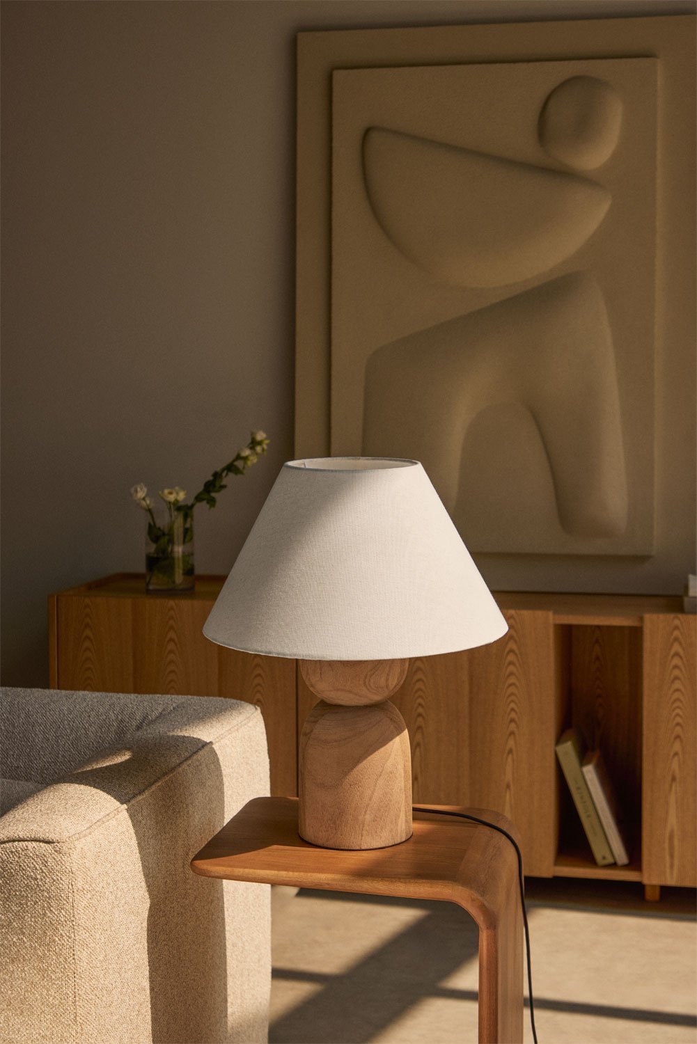 Lampa stołowa Diniz z drewna mango, obrazek w galerii 1