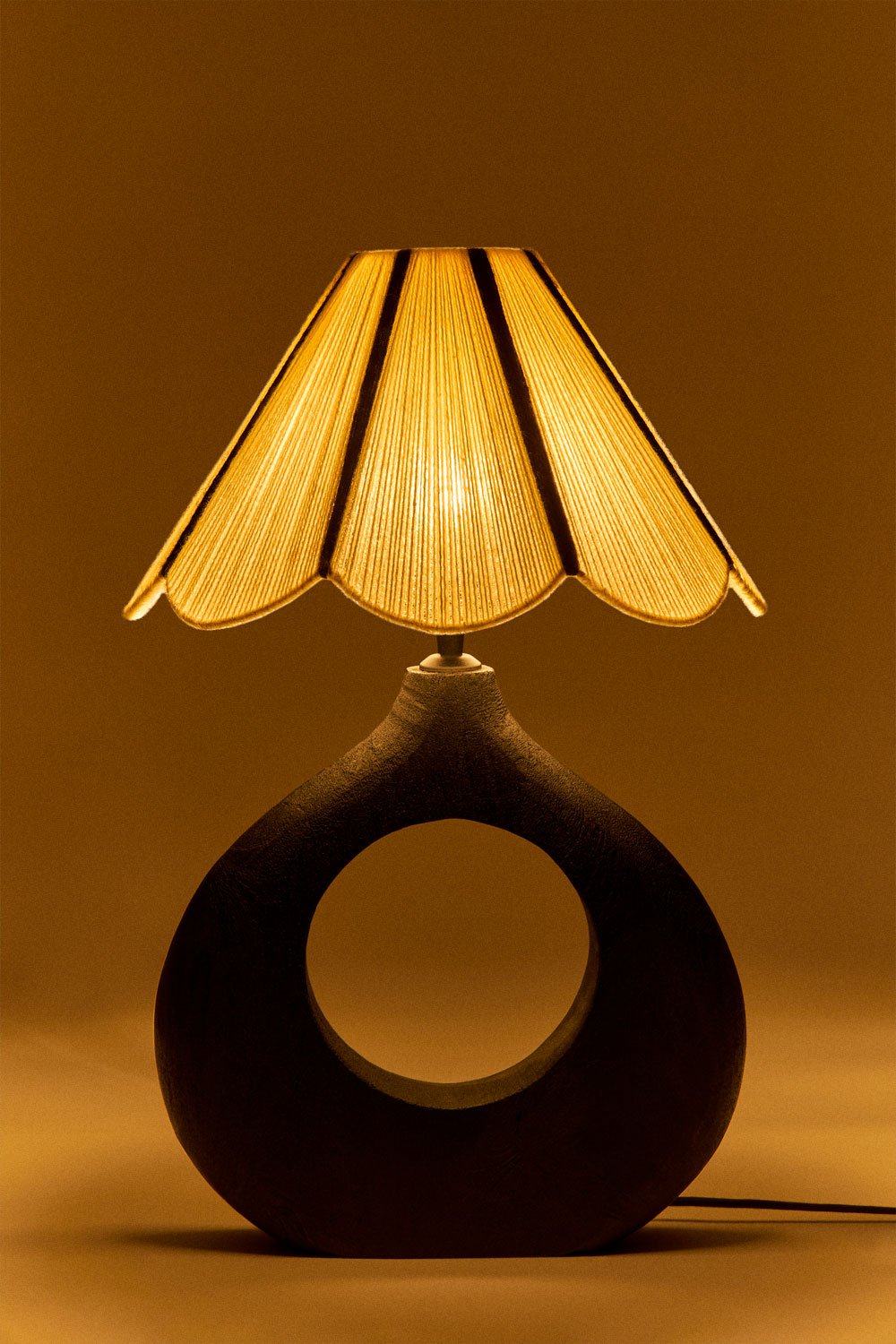 Lampa stołowa Joana z drewna mango, obrazek w galerii 2