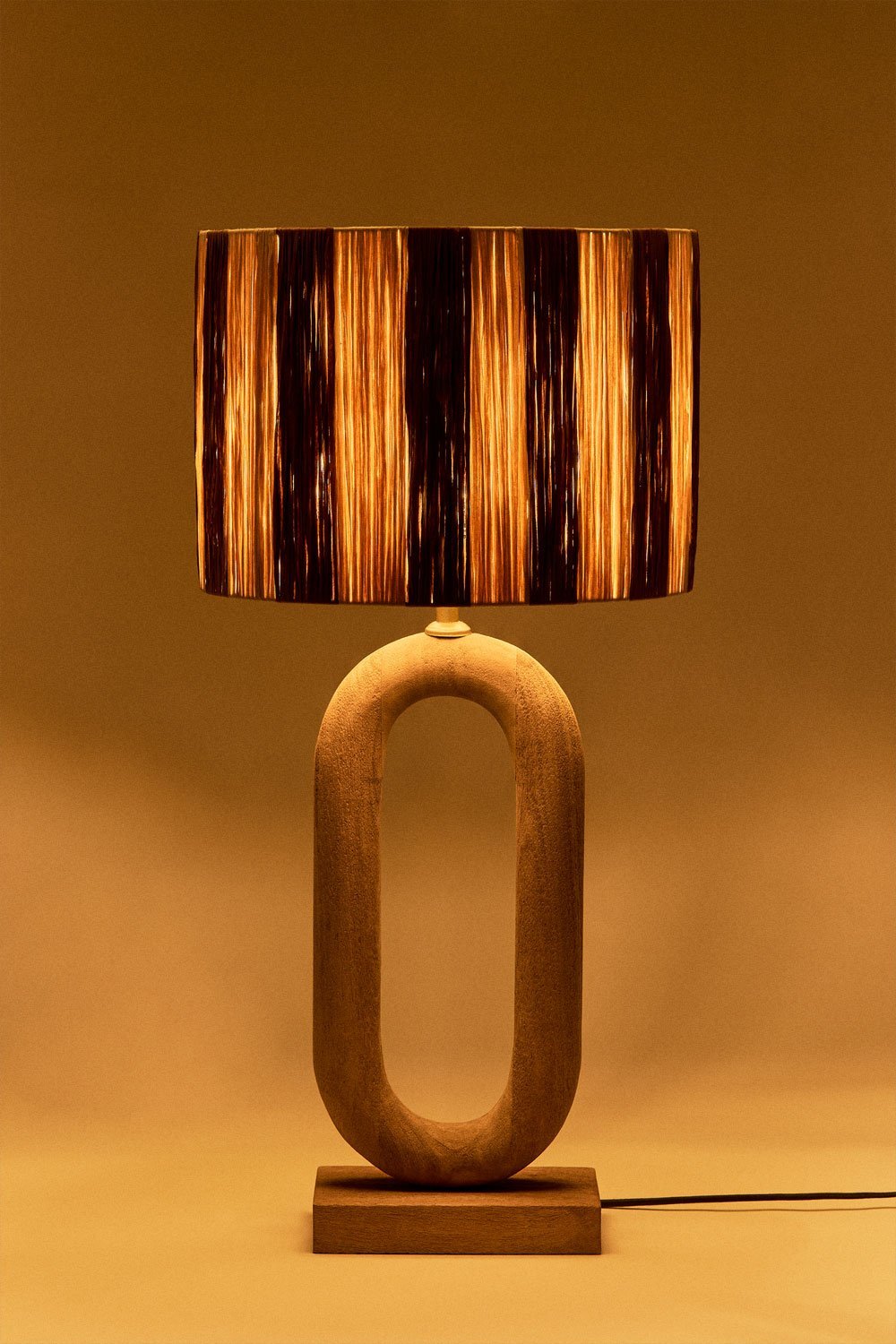 Lampa stołowa z drewna mango Tiberia, obrazek w galerii 2