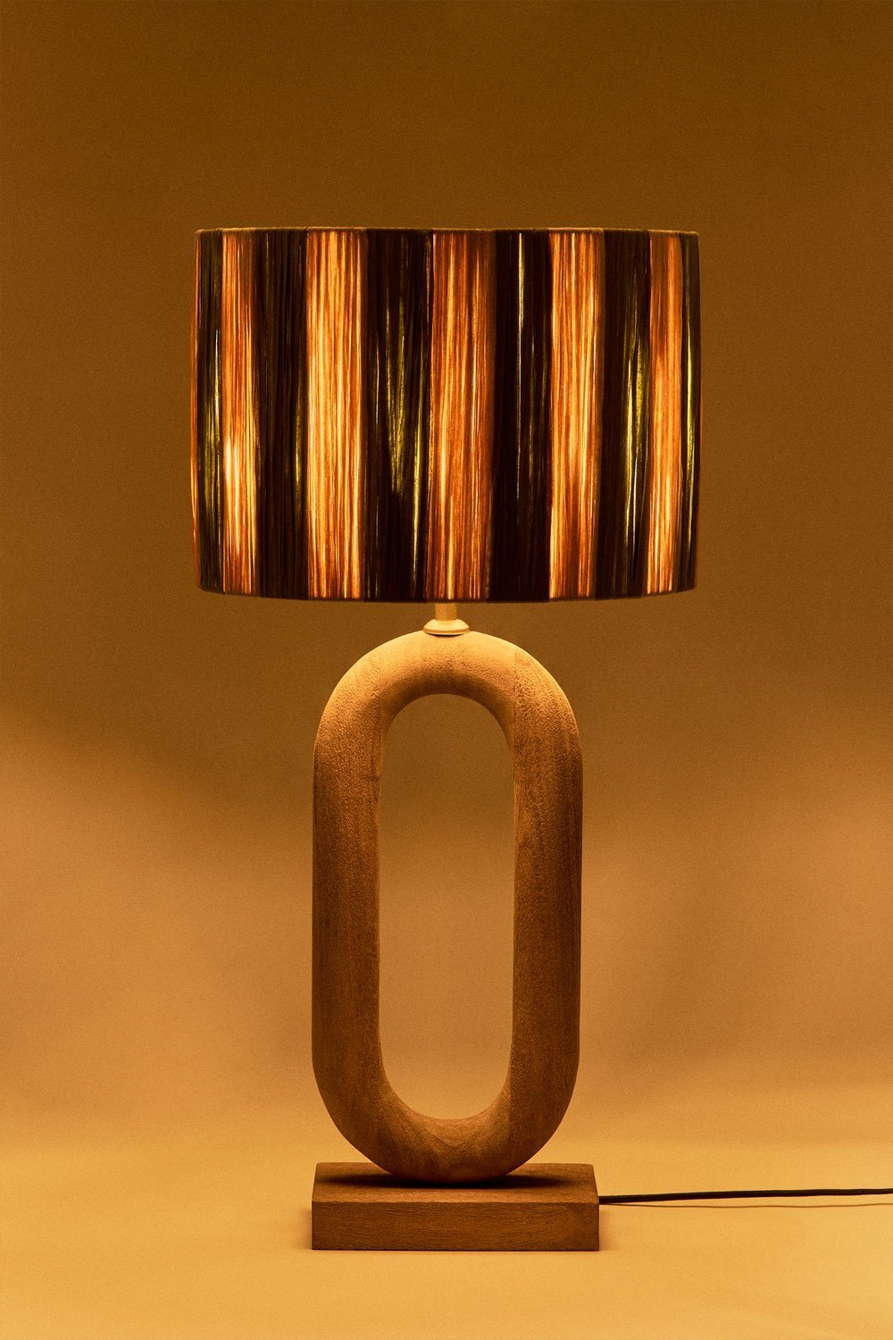 Lampa stołowa z drewna mango Tiberia, obrazek w galerii 2