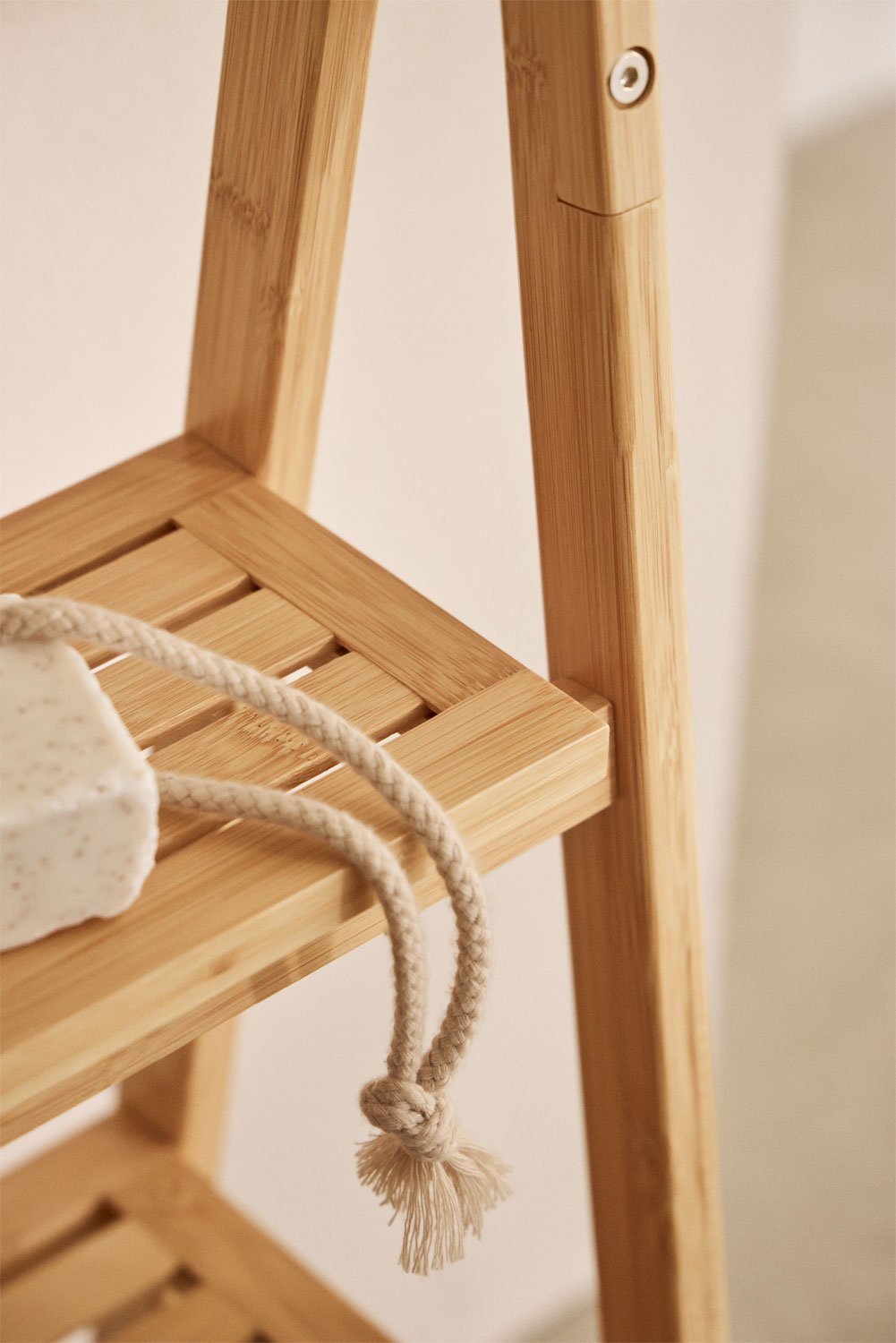 Laos Bamboo wolnostojący wieszak na ręczniki z półkami, obrazek w galerii 2