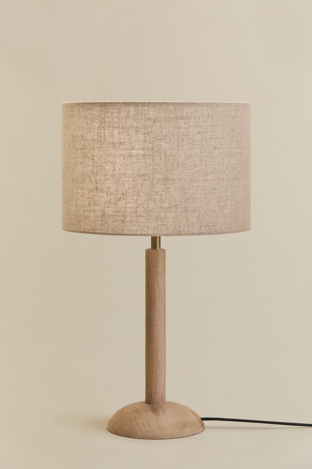 Lampa stołowa Harry z drewna mango, obrazek w galerii 1