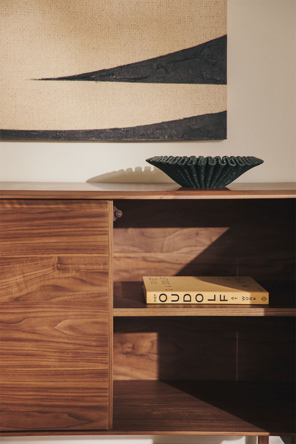 Drewniana komoda Treveris, obrazek w galerii 3