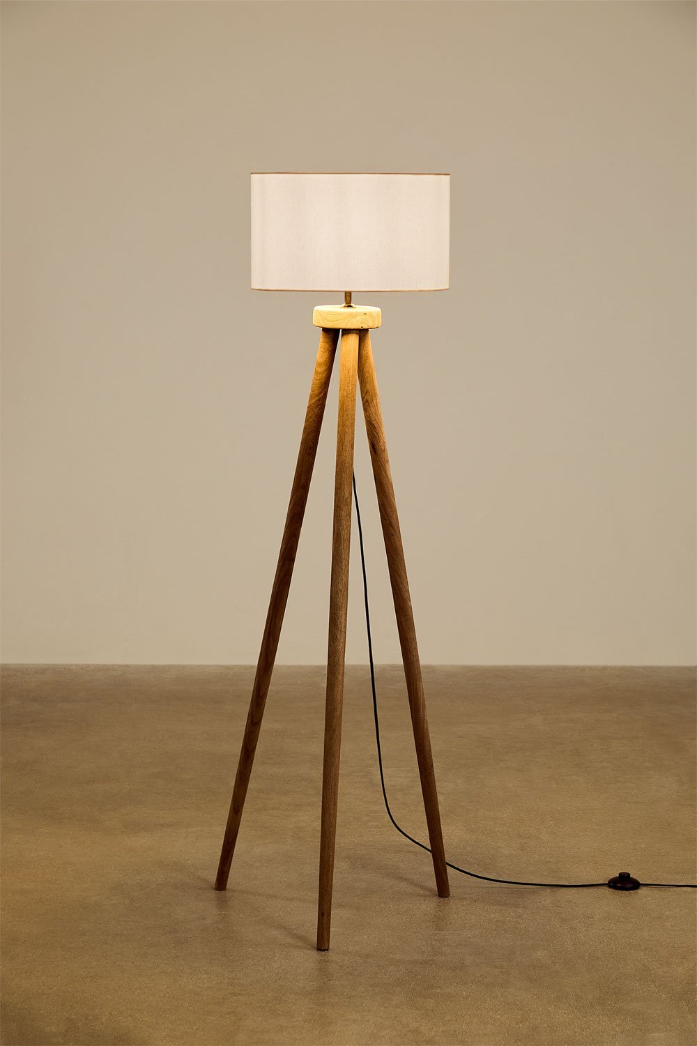 Lampa podłogowa Simona z drewna mango, obrazek w galerii 2
