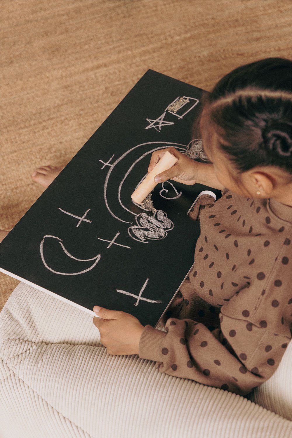 Zestaw stołowy Belfy Kids z łupka, schowkiem i 2 drewnianymi krzesłami, obrazek w galerii 2