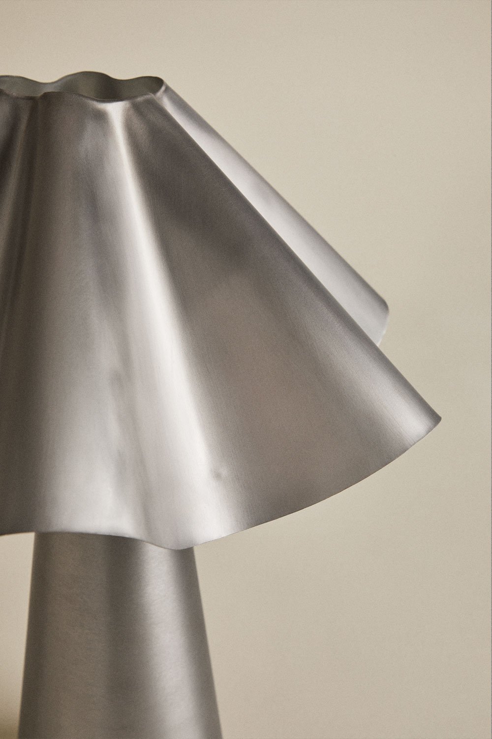 Lampa stołowa Sheldon z żelaza, obrazek w galerii 5