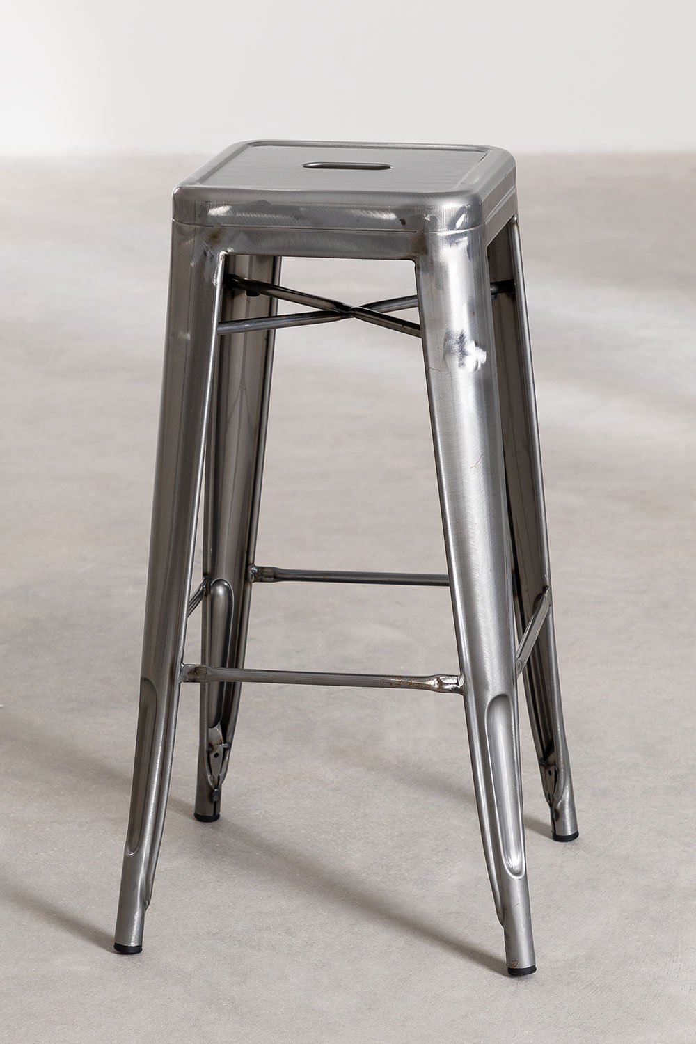 Zestaw 4 taboretów wysokich 75 cm ze stalowego szarego chromu Lix, obrazek w galerii 4