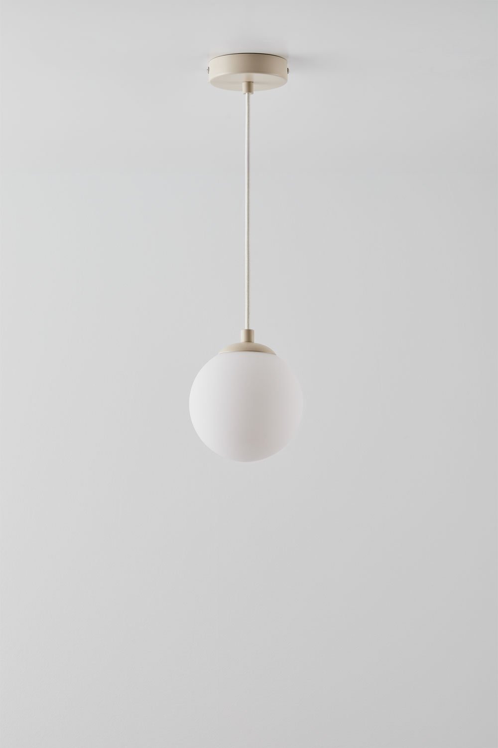 Lampa sufitowa wisząca Ø12 cm z żelaza z kulą ze szkła Uvol, obrazek w galerii 3