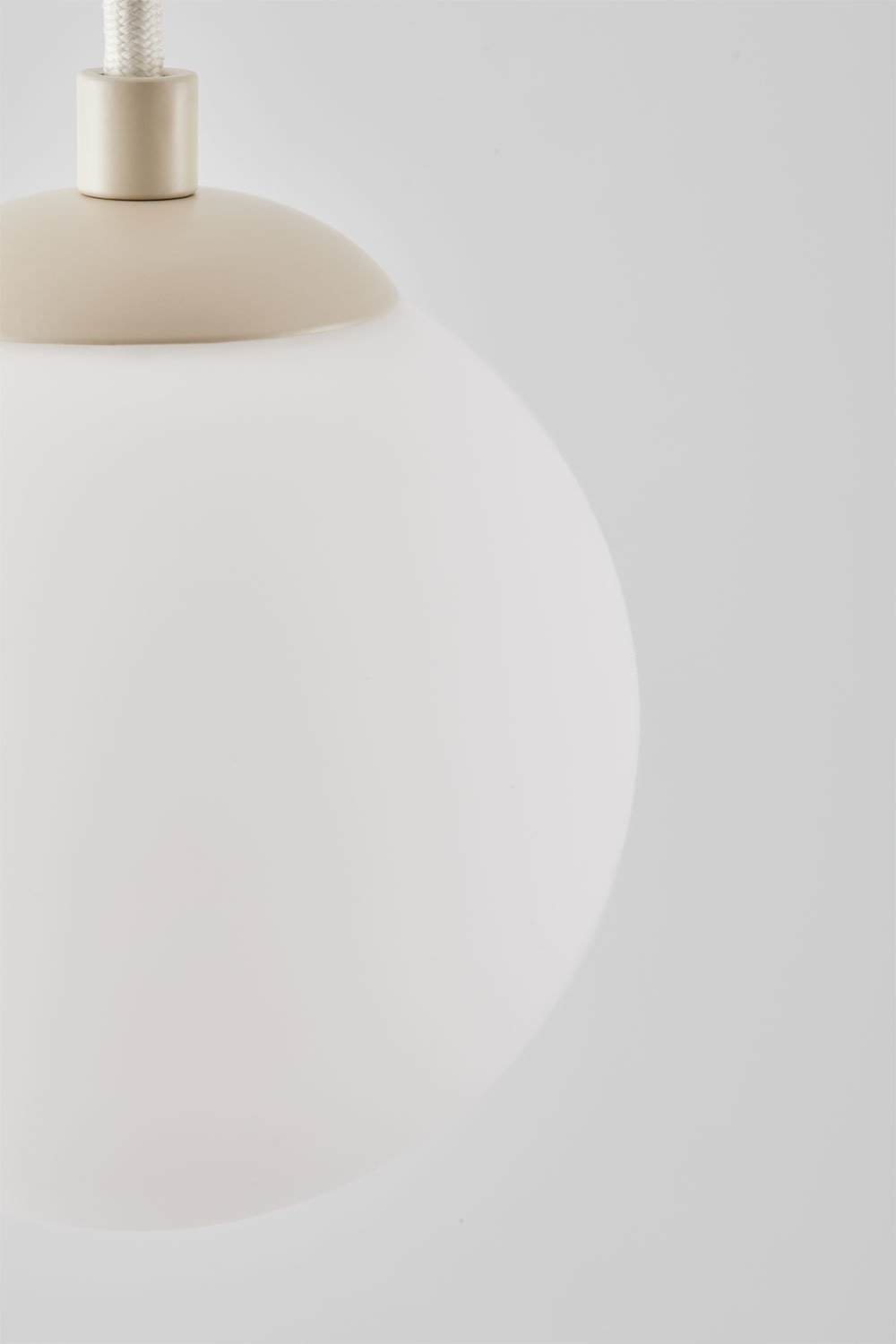 Lampa sufitowa wisząca Ø12 cm z żelaza z kulą ze szkła Uvol, obrazek w galerii 5