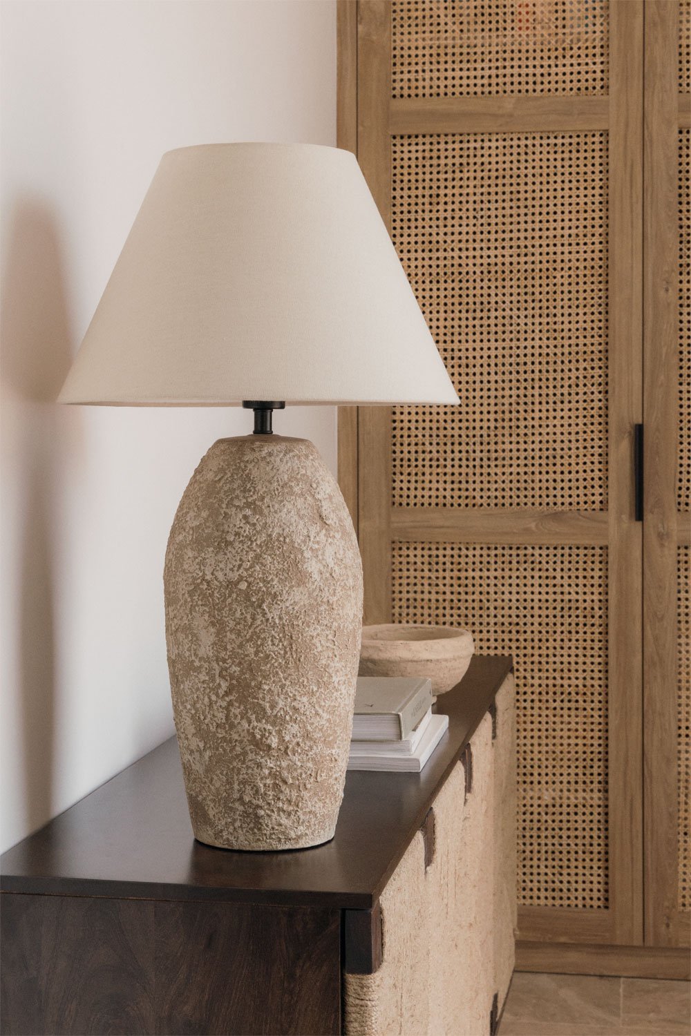 Lampa stołowa z ceramiki i lnu Rilatos, obrazek w galerii 1