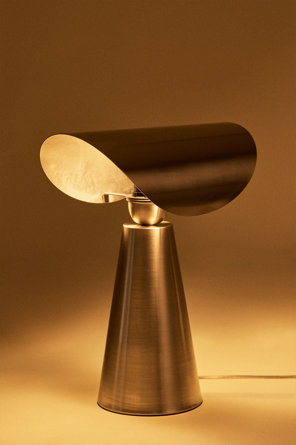 Lampa stołowa ↑35 cm z żelaza Conby, obrazek w galerii 4