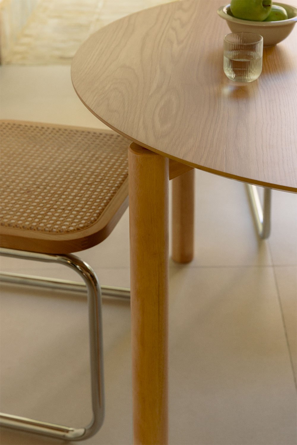 Okrągły stół jadalniany Ø110 cm z MDF Munden, obrazek w galerii 3