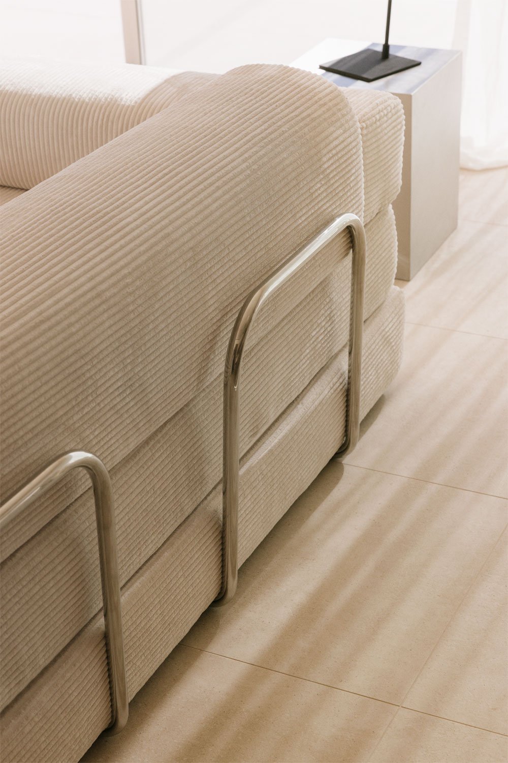 Sofa rozkładana dwuosobowa z weluru pakowana próżniowo Mitchie, obrazek w galerii 3