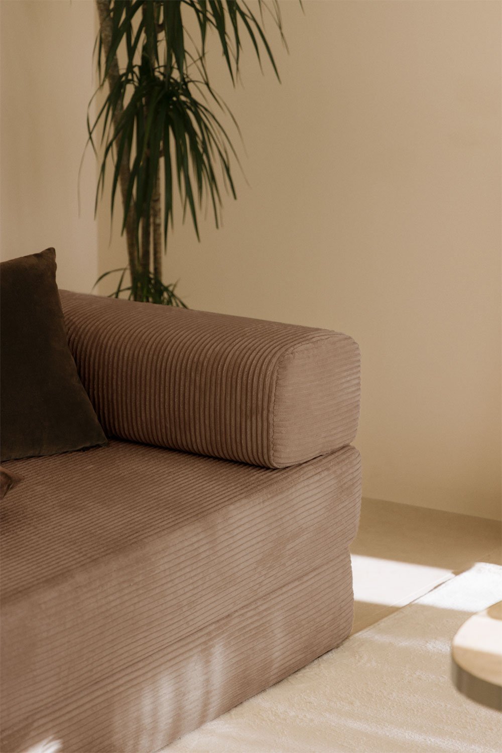 Sofa rozkładana dwuosobowa z weluru pakowana próżniowo Mitchie, obrazek w galerii 3