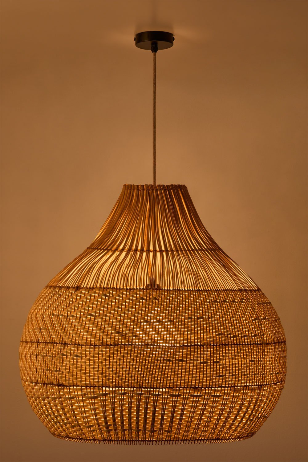 Lampa sufitowa wisząca na zewnątrz z plecionego rattanu Llaury, obrazek w galerii 2