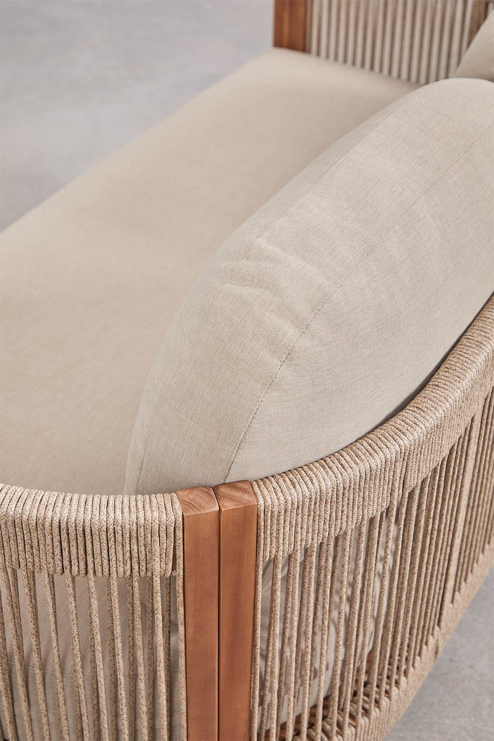 Sofa ogrodowa Serel 2-osobowa z drewna akacjowego i plecionej liny, obrazek w galerii 2