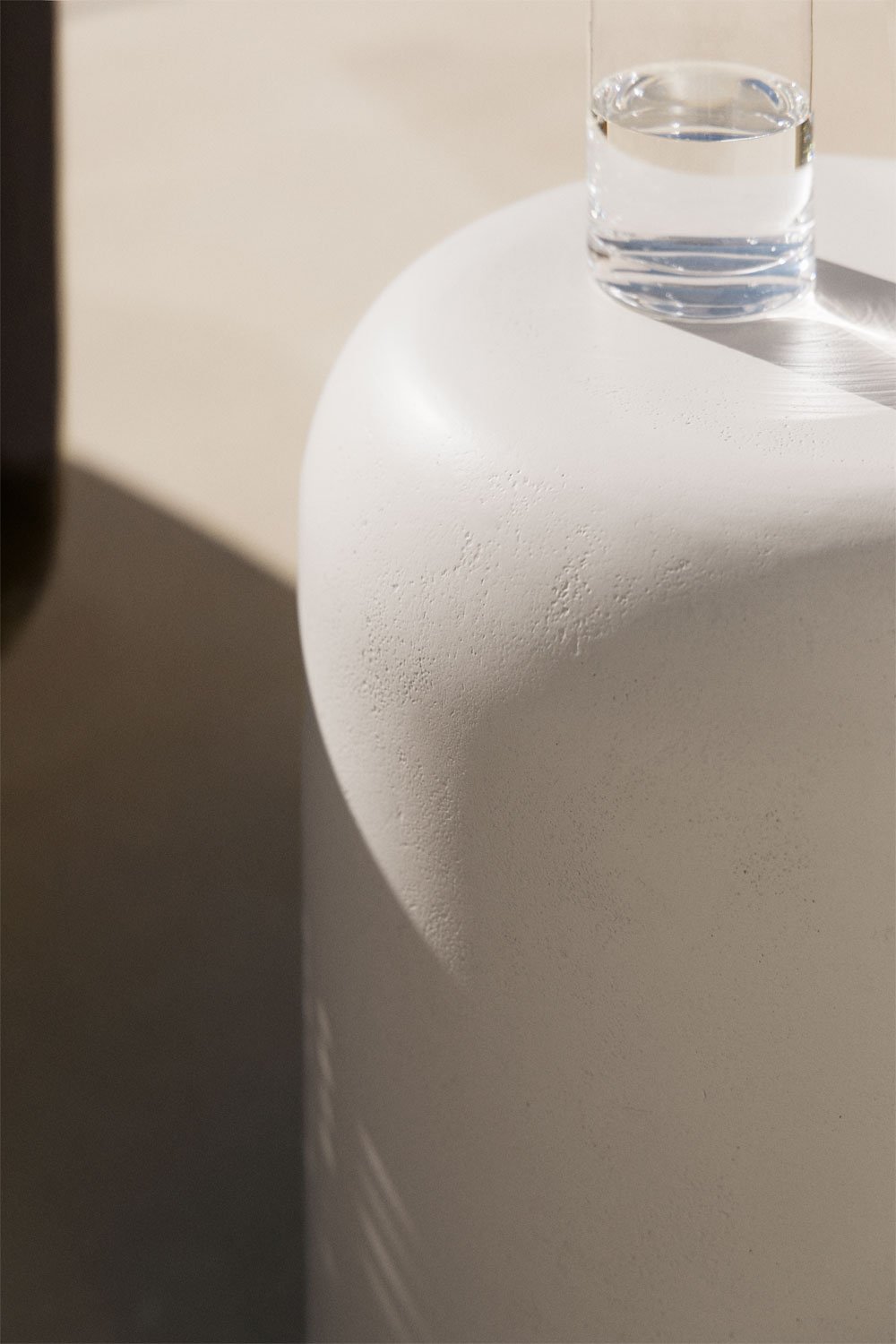 Stolik pomocniczy ogrodowy okrągły Ø35 cm z cementu Fonelas, obrazek w galerii 2