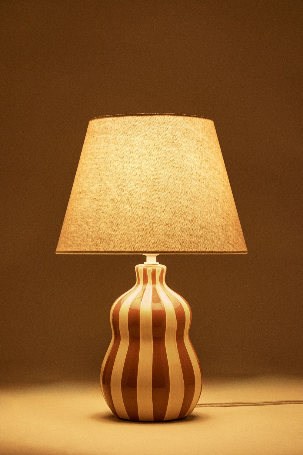 Lampa stołowa ↑40 cm z ceramiki i lnu Jolira, obrazek w galerii 4