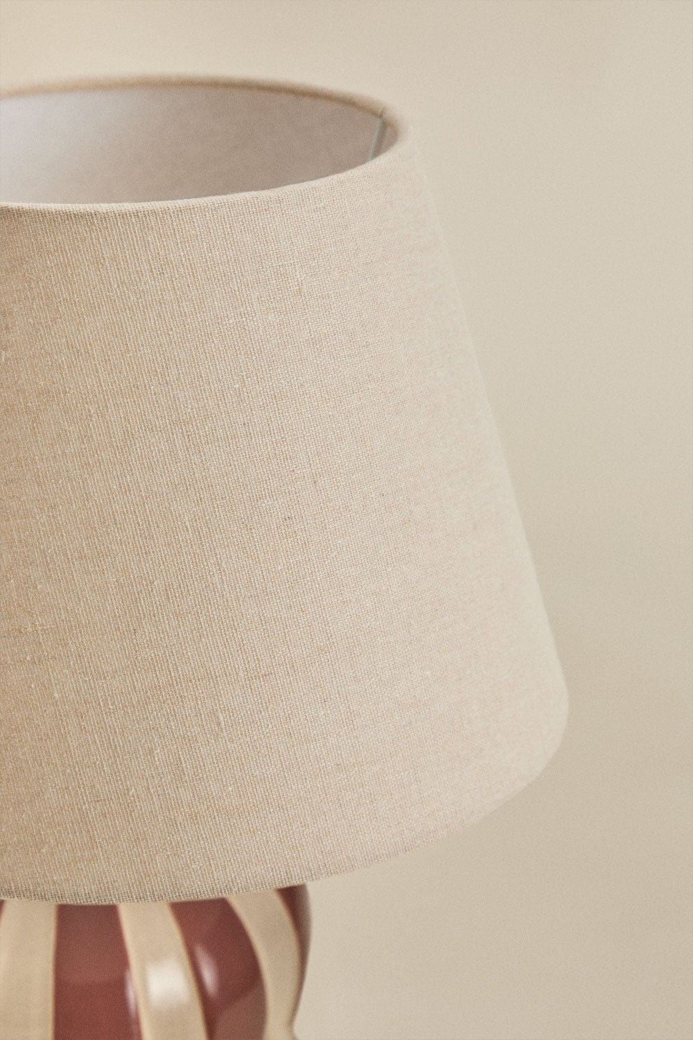 Lampa stołowa ↑40 cm z ceramiki i lnu Jolira, obrazek w galerii 5