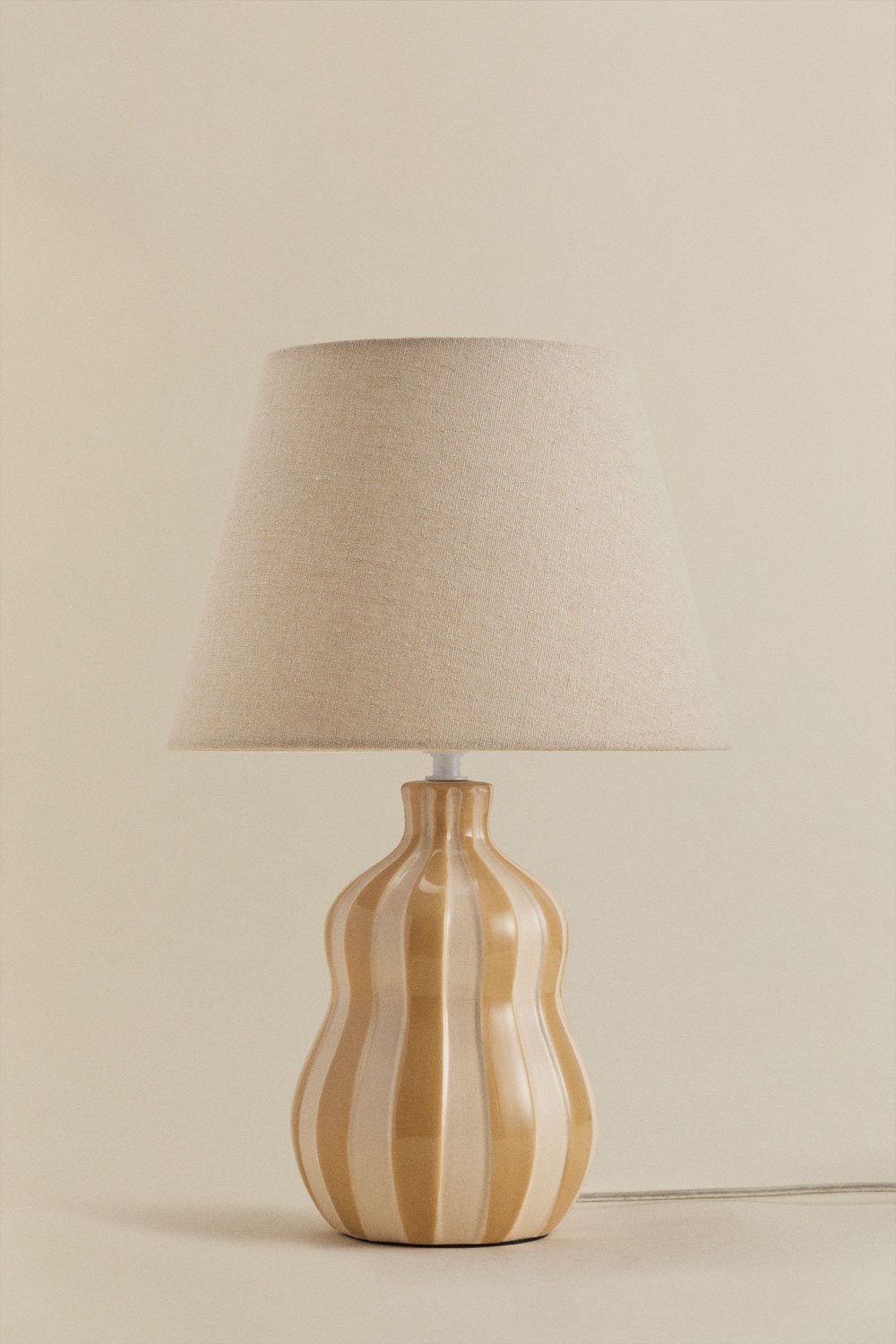 Lampa stołowa ↑40 cm z ceramiki i lnu Jolira, obrazek w galerii 3