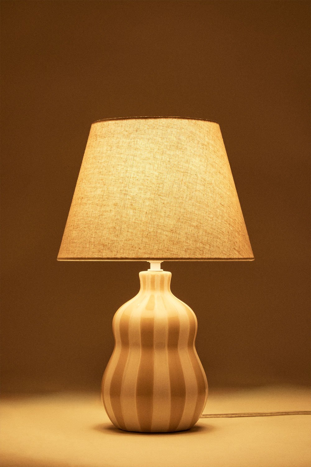 Lampa stołowa ↑40 cm z ceramiki i lnu Jolira, obrazek w galerii 4