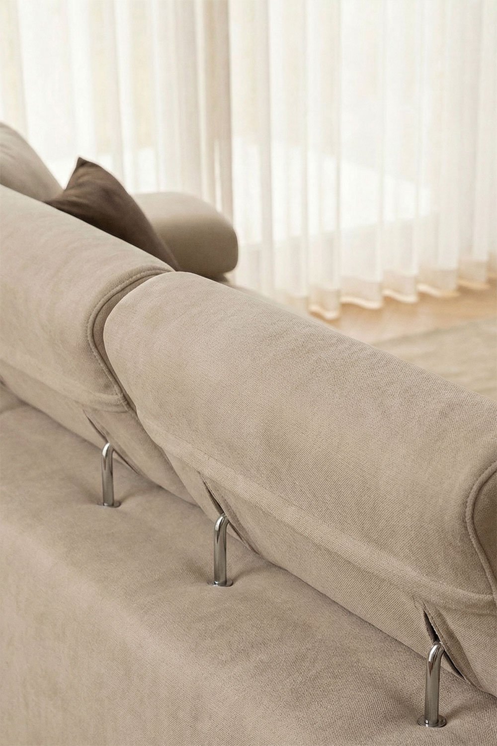 Sofa trzyosobowa z tkaniny Aramis, obrazek w galerii 4