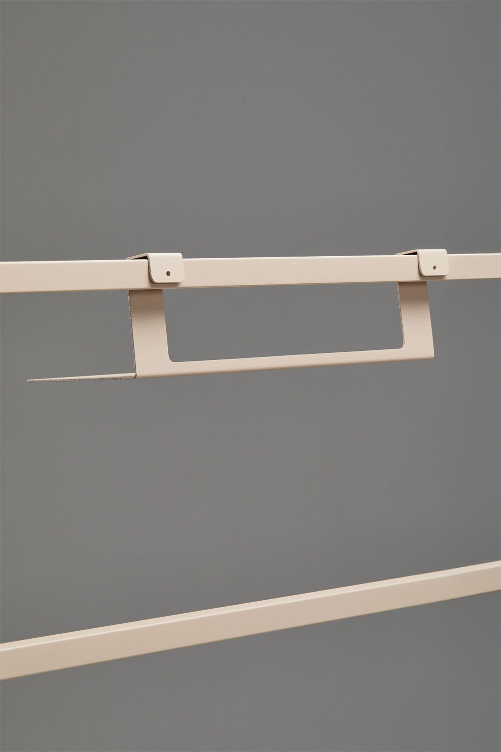 Półka z haczykami do modułowej kuchni zewnętrznej ze stali Rivana, obrazek w galerii 3