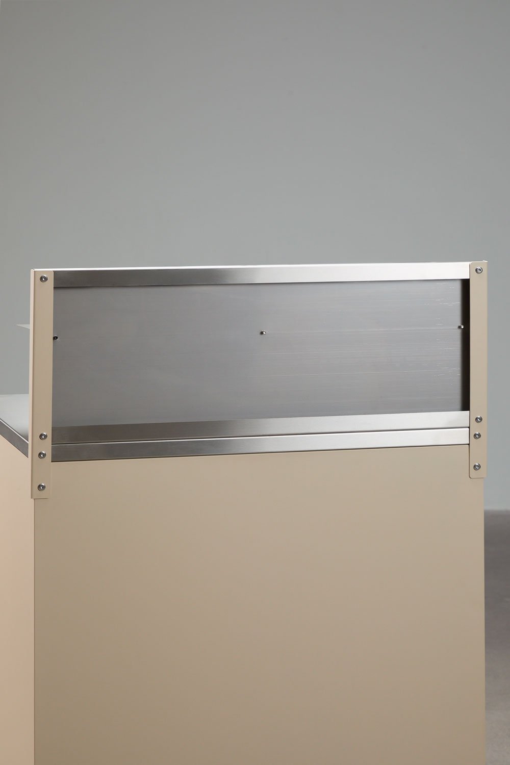 Panel z półkami 80x30 cm do modułowej kuchni zewnętrznej ze stali nierdzewnej Rivana, obrazek w galerii 2