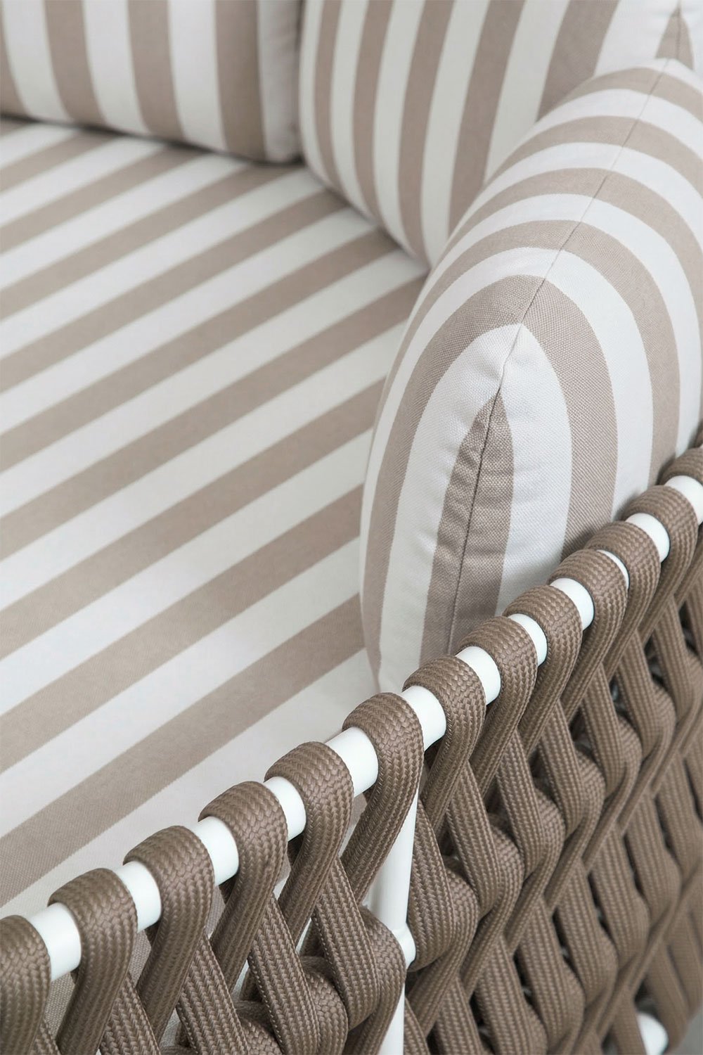 Podwójna leżanka z aluminium i plecionego sznurka z poduszkami Tevary, obrazek w galerii 4