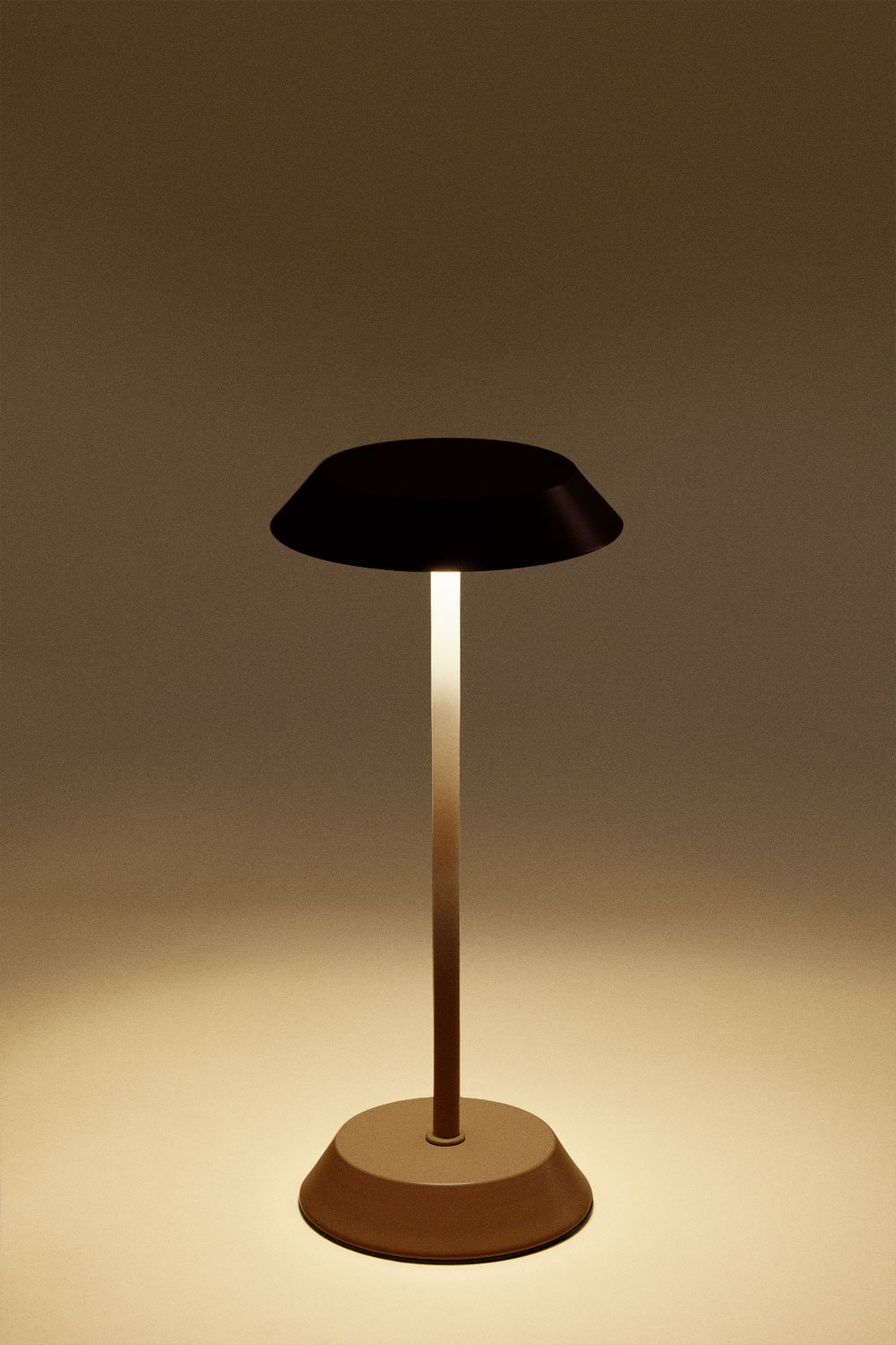 Bezprzewodowa lampa stołowa LED do użytku zewnętrznego z żelaza Oravella, obrazek w galerii 5