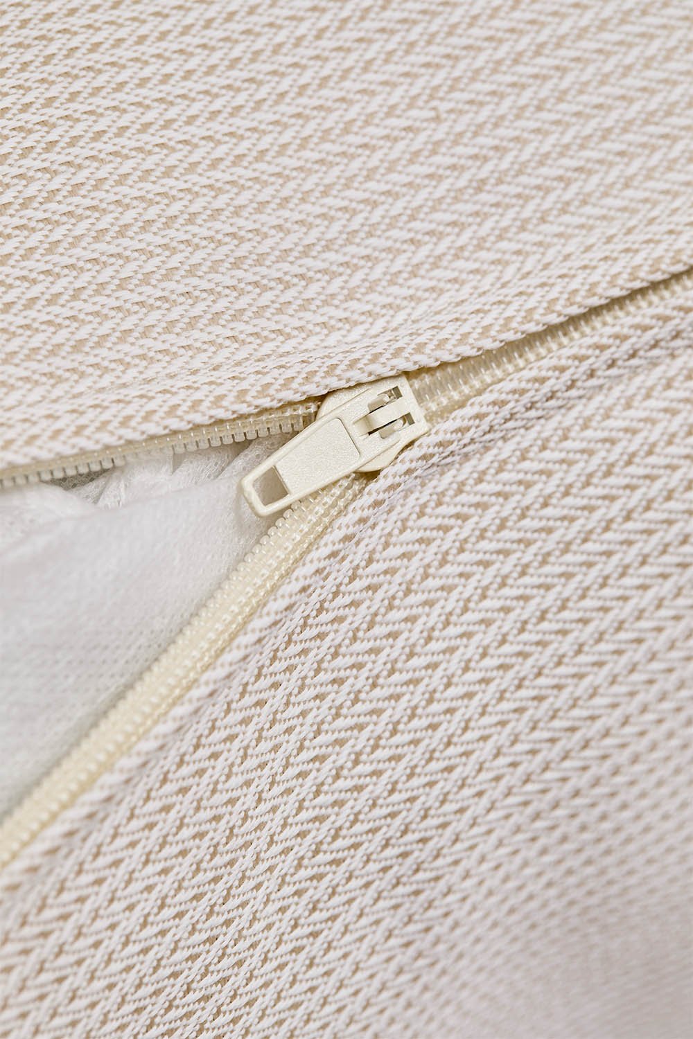 Zestaw do salonu z 2 fotelami i 2 okrągłymi stolikami kawowymi z drewna akacjowego Olivia, obrazek w galerii 5