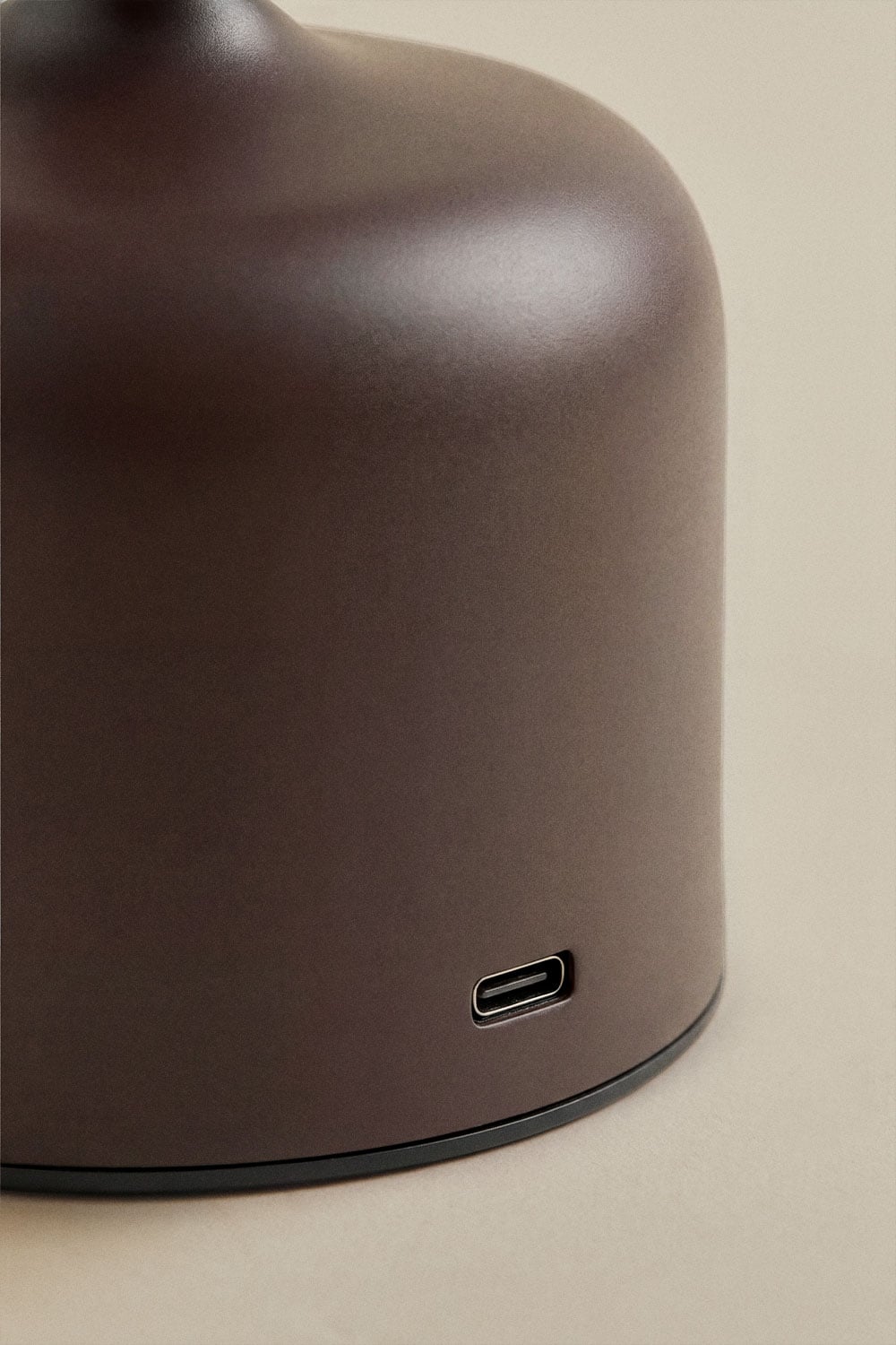 Bezprzewodowa lampa stołowa LED z żelaza Nantali, obrazek w galerii 4