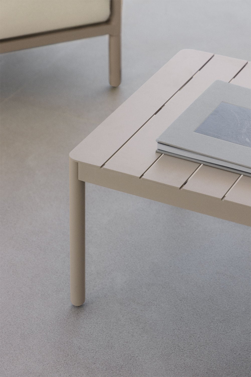 Prostokątny stolik kawowy do ogrodu 110x60 cm z aluminium Boleni, obrazek w galerii 2