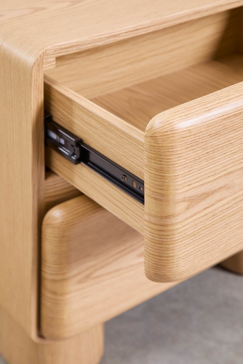 Prostokątna szafka nocna z dwoma szufladami z MDF Sheila, obrazek w galerii 4